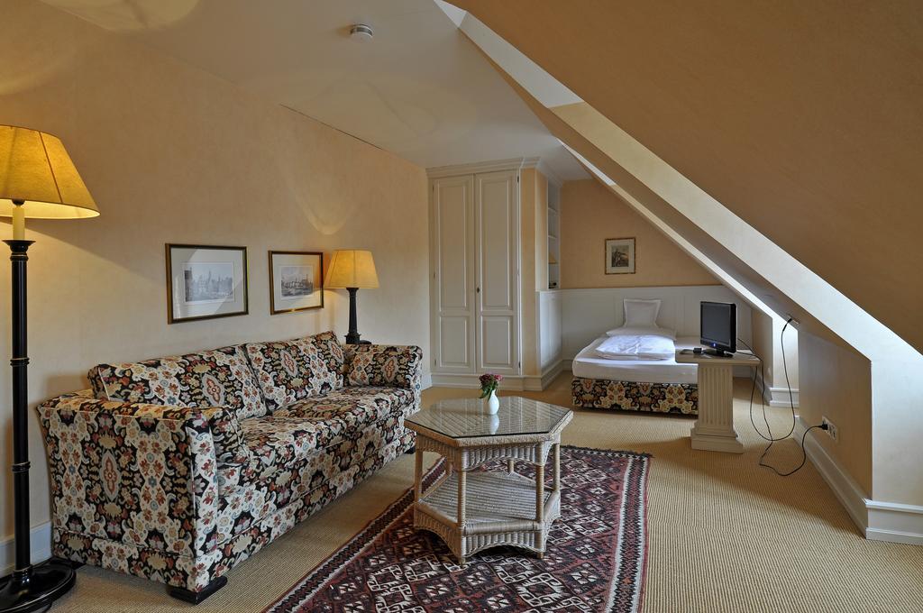 Herrenhaus Von Loew باد نوهايم الغرفة الصورة